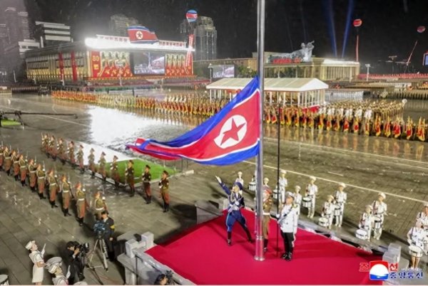 天策吧 朝鲜建党80周年大阅兵，新坦克、新远火、新导弹纷纷亮相！